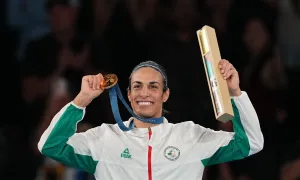 Nữ võ sĩ vô địch Olympic từng 'được xác nhận là nam giới' Nữ võ sĩ vô địch Olympic từng 'được xác nhận là nam giới'