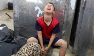 Israel không kích gần trạm y tế, 10 trẻ em Gaza thiệt mạng