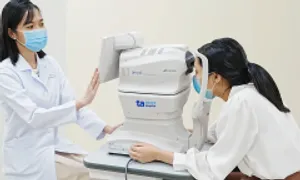 Mắt tụ máu đột ngột có nguy hiểm?